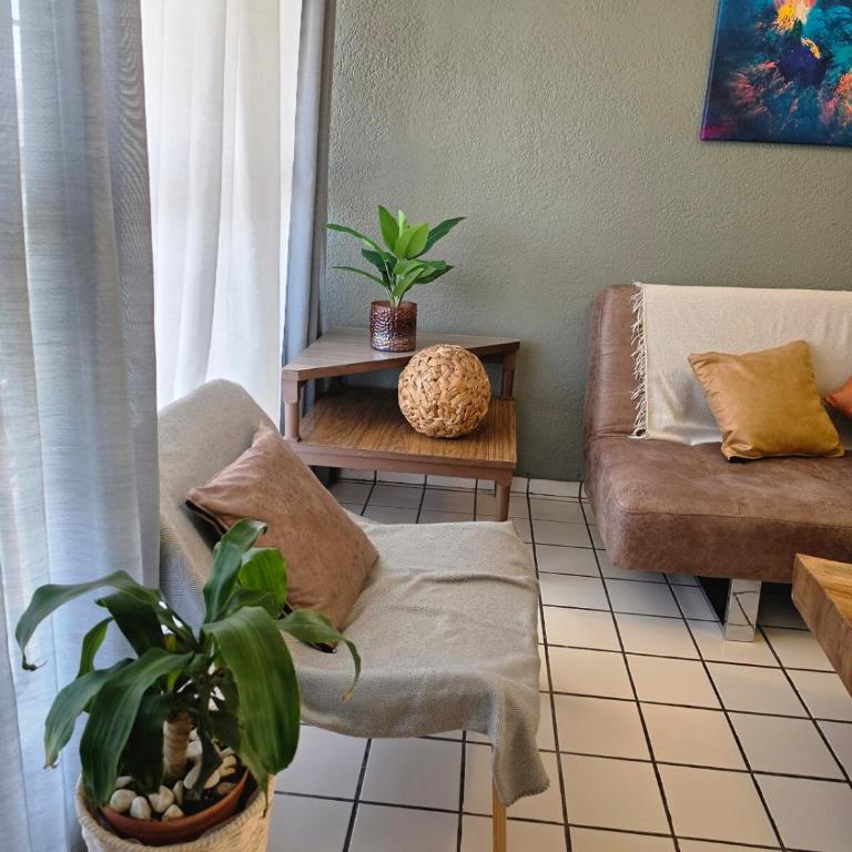 Cozy Apartment in Guadalajara - Perfect for Long Stays & Remote Work - Two-Bedroom Apartment with Pool View - 11