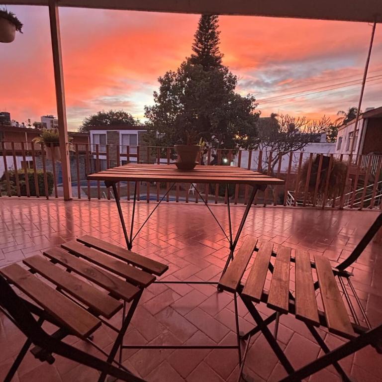 Cozy Apartment in Guadalajara - Perfect for Long Stays & Remote Work - Two-Bedroom Apartment with Pool View - 16