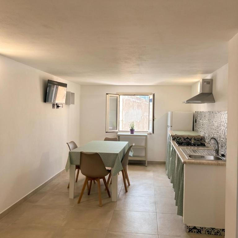 Leone di Sicilia - Appartamento con 2 Camere da Letto e Balcone - 8