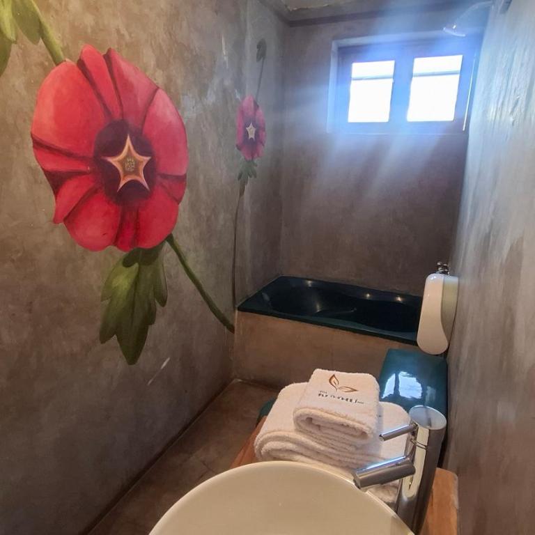 Eco Bunnu Inn Santa Ana - Twin Room - 9