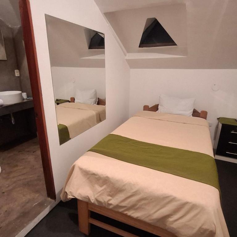 Eco Bunnu Inn Santa Ana - Twin Room - 15