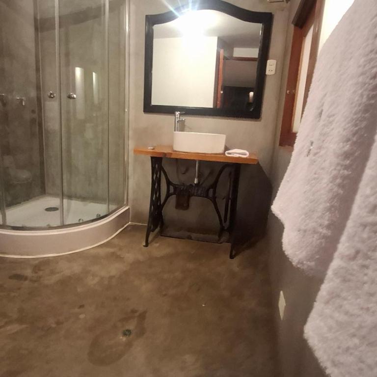Eco Bunnu Inn Santa Ana - Deluxe Queen Room - 10