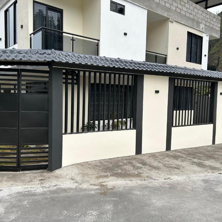 Boutique Exclusive Stay - Three-Bedroom Apartment with Balcony - 2