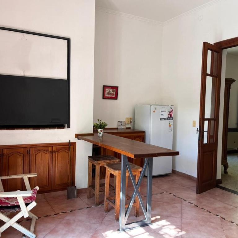 Tranquilidad en Bragado - Four-Bedroom House - 8