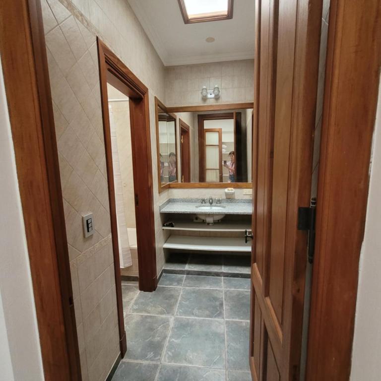 Tranquilidad en Bragado - Four-Bedroom House - 12