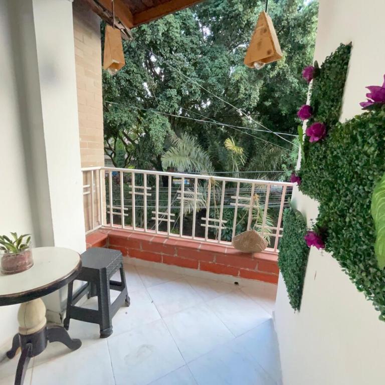 Spacious and comfortable house in Laureles near the stadium - Casa de 4 dormitorios - 1