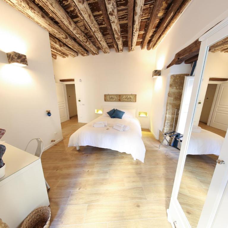 Bedda Mari Rooms & Suite - Camera Matrimoniale Deluxe con Balcone - 5