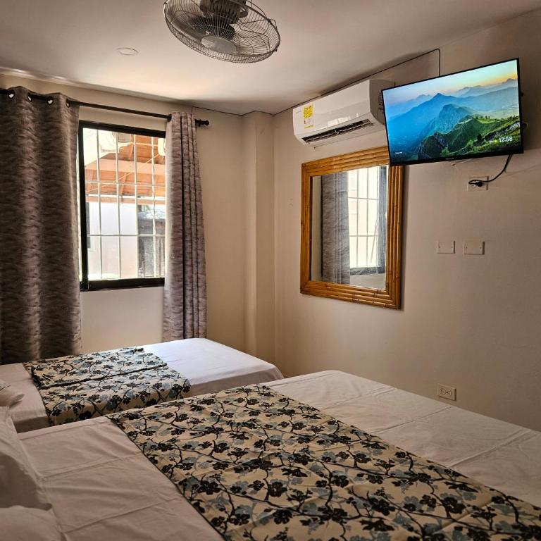 Caribbean Airport Hotel - Standard Triple Room - 1