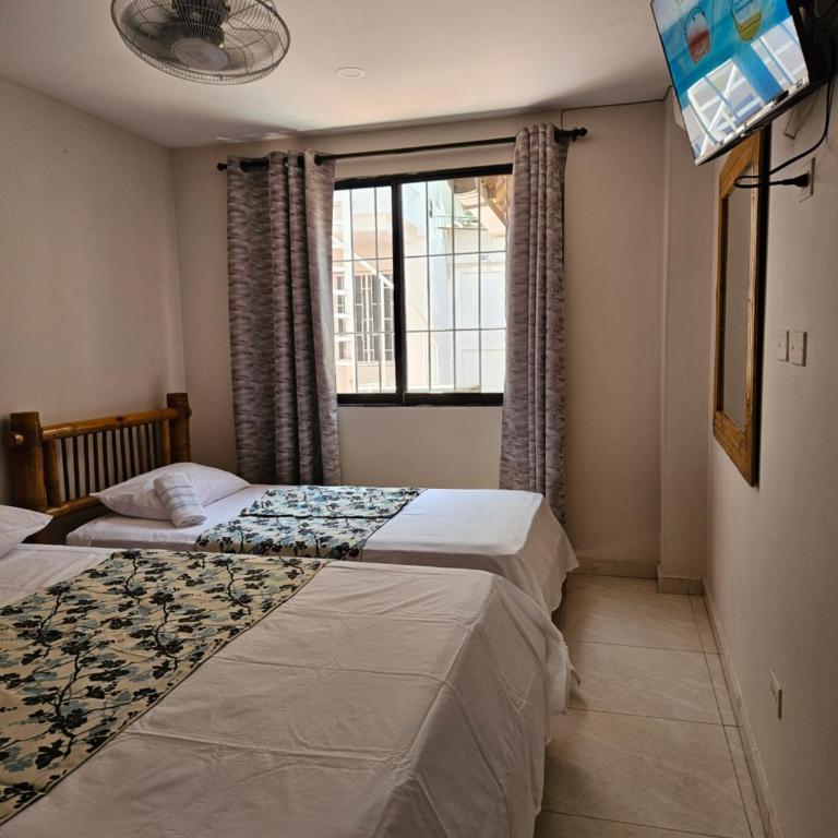 Caribbean Airport Hotel - Standard Triple Room - 2