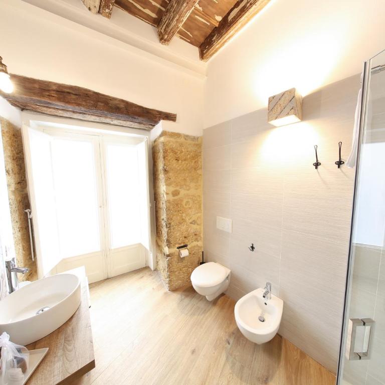 Bedda Mari Rooms & Suite - Camera Matrimoniale Deluxe con Balcone - 9