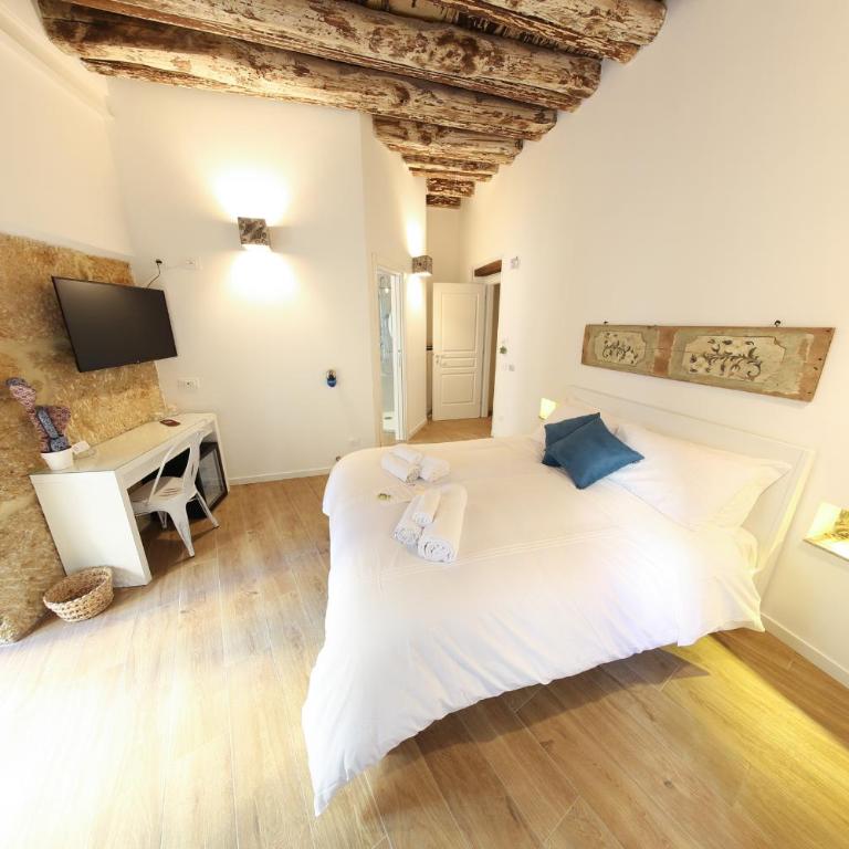 Bedda Mari Rooms & Suite - Camera Matrimoniale Deluxe con Balcone - 6