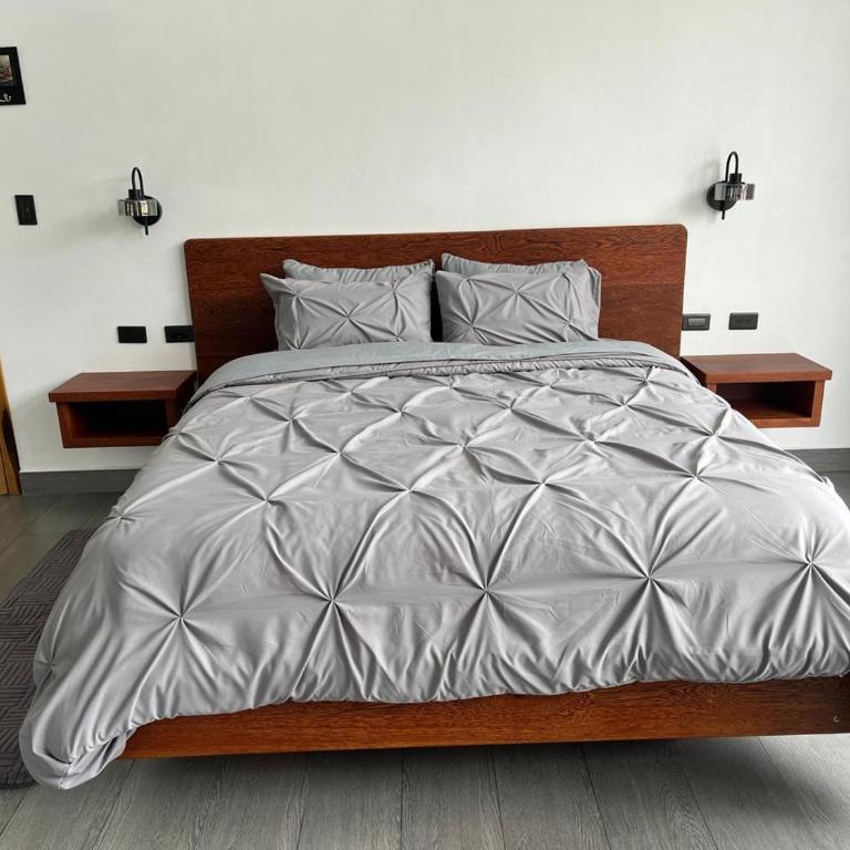Bird Lover's House Studio Apartments in Mindo - Deluxe King Studio - 2