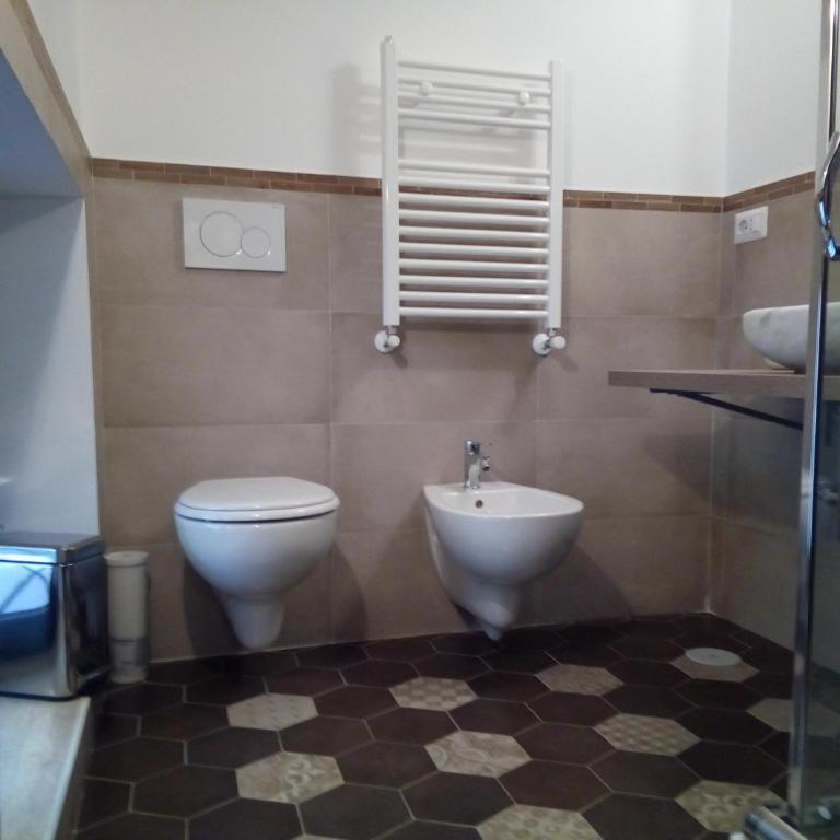 B&B Glicini - Camera Tripla con Bagno - 11