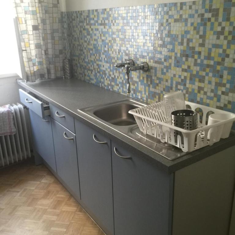 Guesthouse Mozart - Apartment House - Dreibettzimmer mit Badewanne - 3