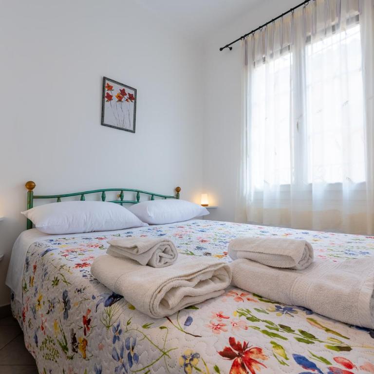 L OLIVIER Modern and Bright Historic Center Gem, 150m from the beach - Appartement 2 Chambres - 6