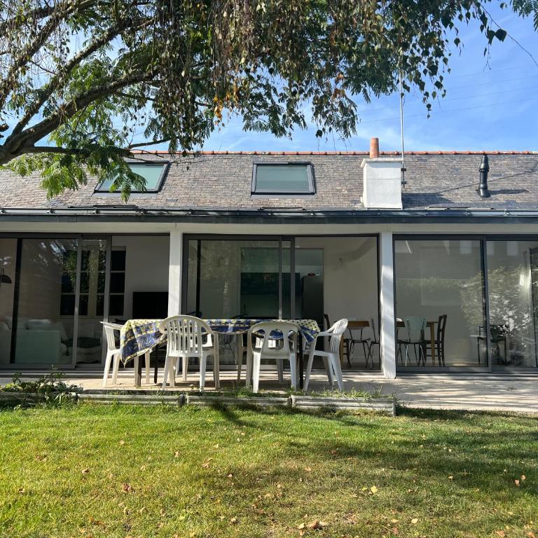 Charmante Maison de vacances, idéalement placée à 8 min à pied de la plage et des commerces - Maison 2 Chambres - 1