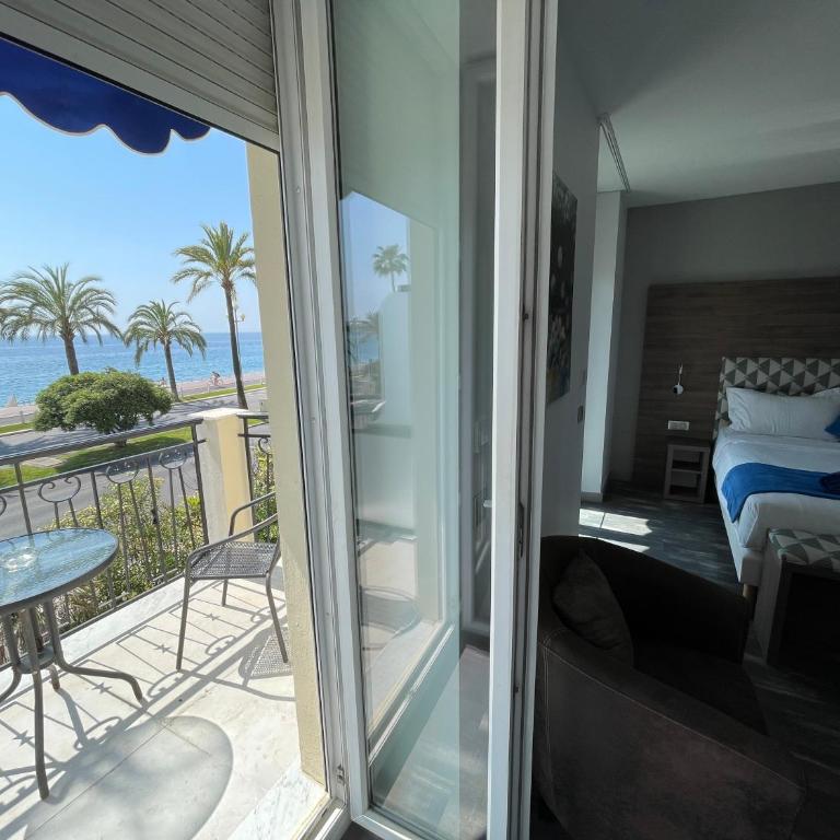Hotel Flots d'Azur Promenade des Anglais - Chambre Double Privilège avec Balcon - Vue sur Mer - 1