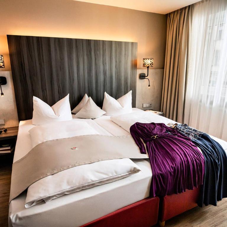 Hotel Isartor - Deluxe Doppelzimmer mit Balkon - 5