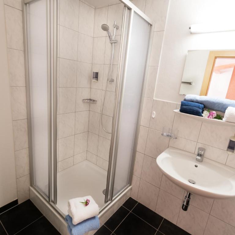 "Quality Hosts Arlberg" Hotel-Gasthof Freisleben - Comfort Doppel-/Zweibettzimmer - 6