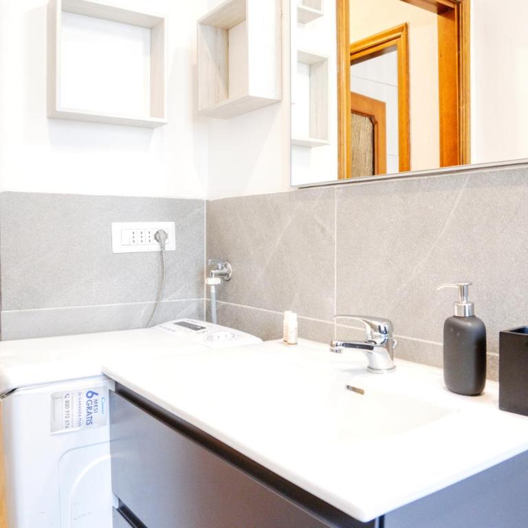 Bright Apartment in Sempione - Steps from Arco Della Pace - Appartamento con 1 Camera da Letto con Balcone e Vista Città - 14