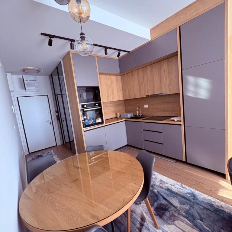 Luxury 2BR Sea View & Garage & Twin Towers Becici - Apartman sa 2 Spavaće Sobe, Terasom i Pogledom na More - 5