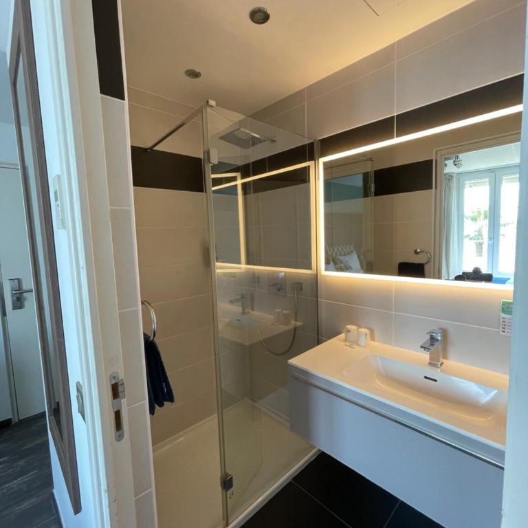 Hotel Flots d'Azur Promenade des Anglais - Chambre Double Confort - Vue sur Mer - 4