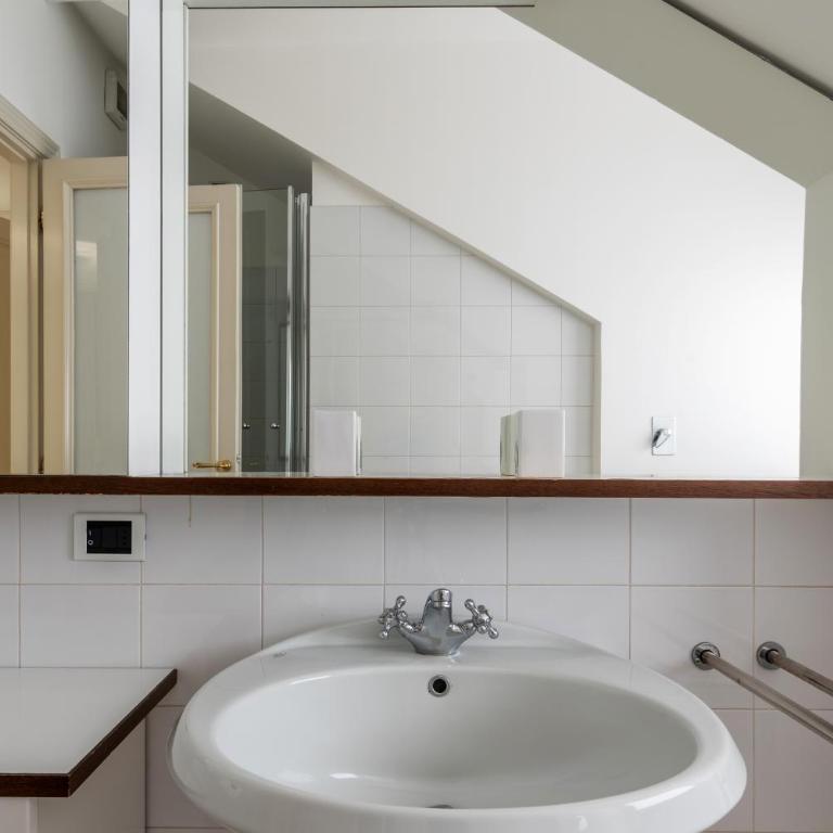 Spacious Liberty Villa Apt - Top floor - Appartamento con 2 Camere da Letto - 9
