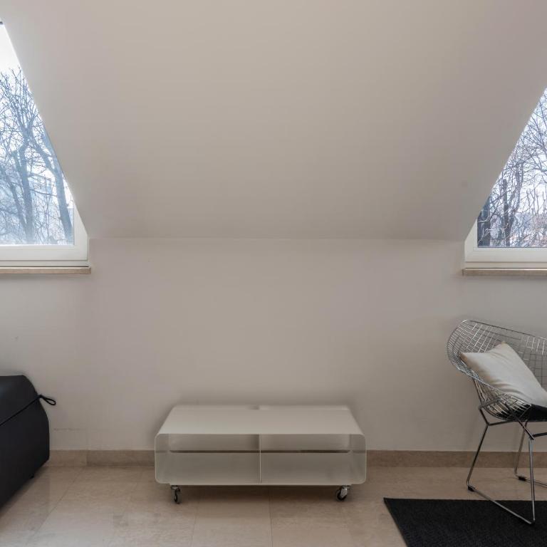 Spacious Liberty Villa Apt - Top floor - Appartamento con 2 Camere da Letto - 17