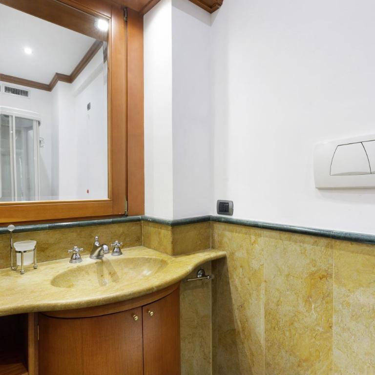 Suite Somalia Roma - Two-Bedroom Deluxe Apartment with Balcony - 25