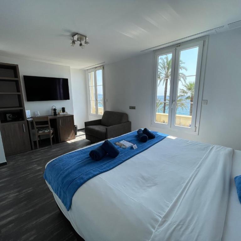 Hotel Flots d'Azur Promenade des Anglais - Chambre Triple Privilège avec Vue sur Mer - 4