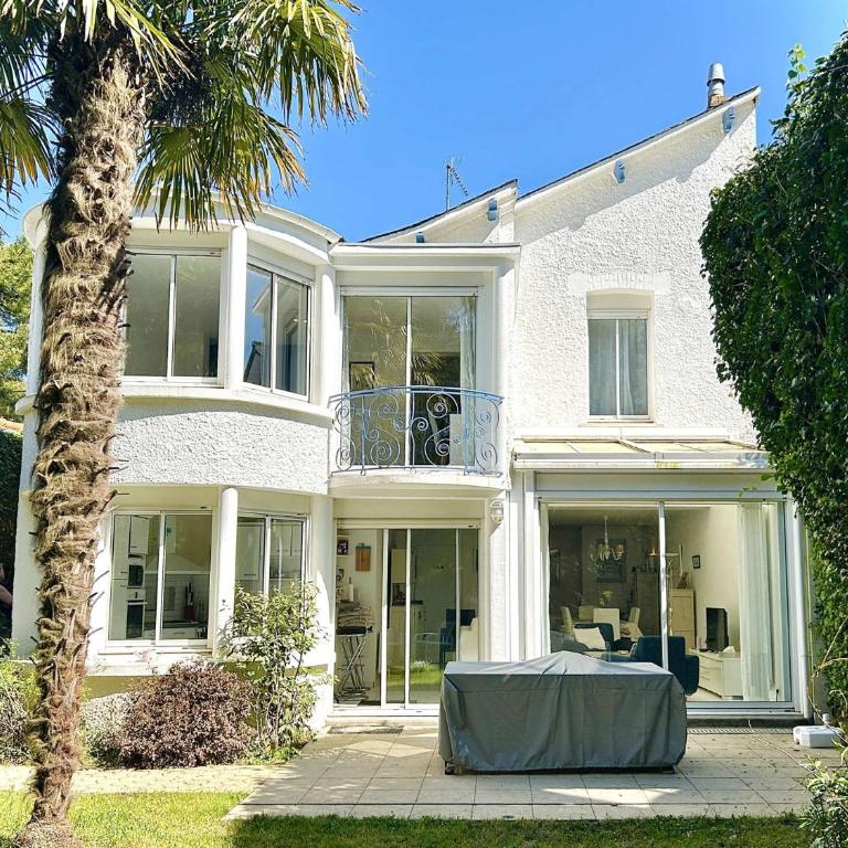 Maison 5 pièces - Plage et Commerces à proximité - CENTRE LA BAULE - LB000-055 - Four-Bedroom House - 1