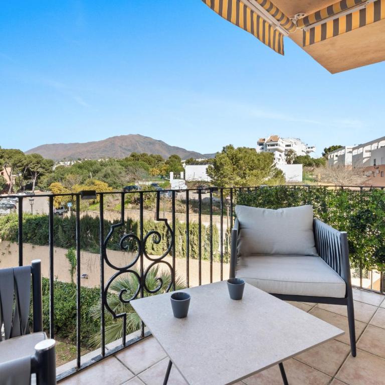 44 Apartment with Sea View near Estepona Marina - Apartamento de 2 dormitorios con vistas al mar - 3