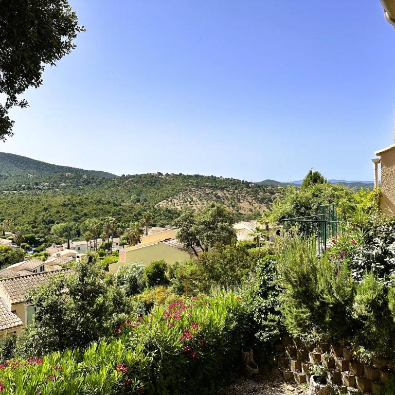 La Courtade, Maison pour 7 personnes dans domaine privé avec piscine à La Londe-Les-Maures - Villa mit 3 Schlafzimmern - 23