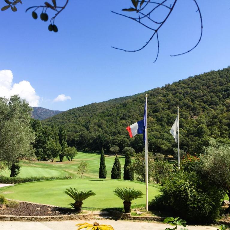 La Courtade, Maison pour 7 personnes dans domaine privé avec piscine à La Londe-Les-Maures - Villa mit 3 Schlafzimmern - 25
