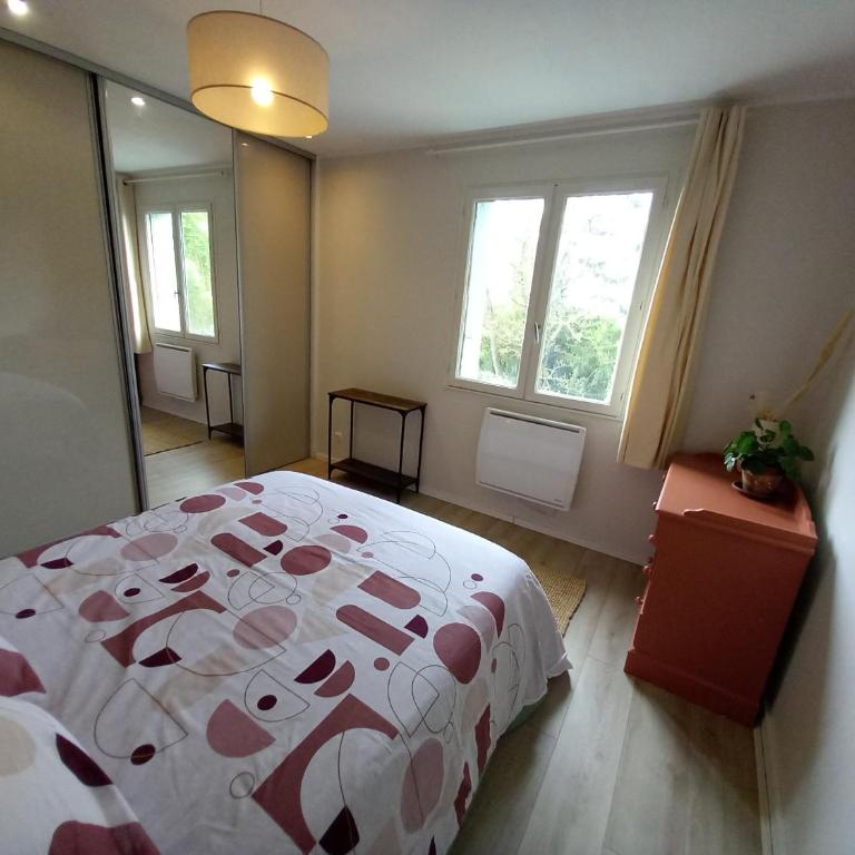Maison avec jardin, 10 minutes centre ville - Casa a Schiera con 2 Camere da Letto - 10
