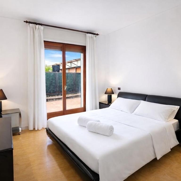 Xenia - 3 rooms apt at Corso Matteotti 28 - Appartamento con 2 Camere da Letto - 2