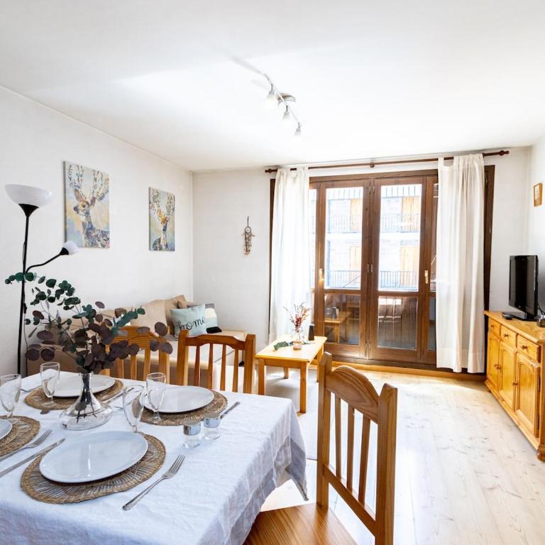 Canfranc Estacion 2-bedroom apartment with parking - Appartamento con 2 Camere da Letto - 1