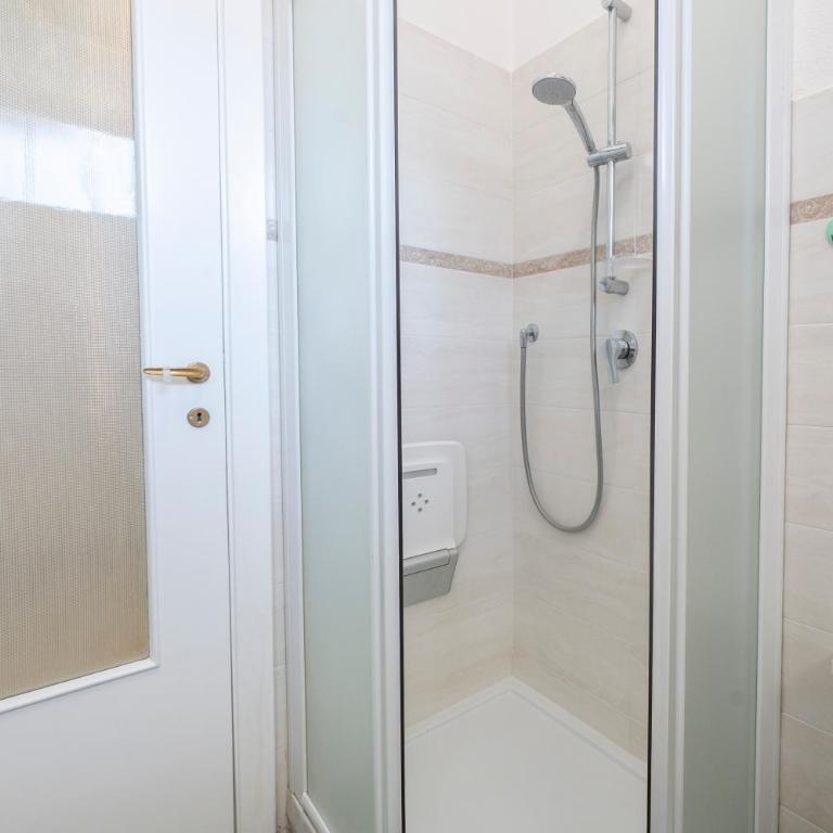 WelcHome Lavagna - Appartamento con 2 Camere da Letto - 37