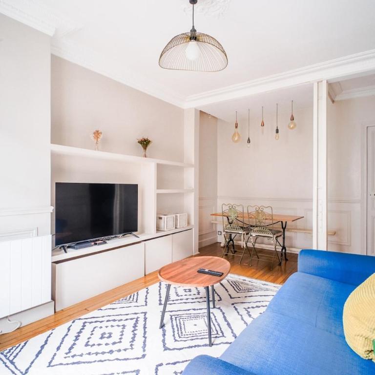 Appart parisien avec balcon – Montmartre - Apartment - 9