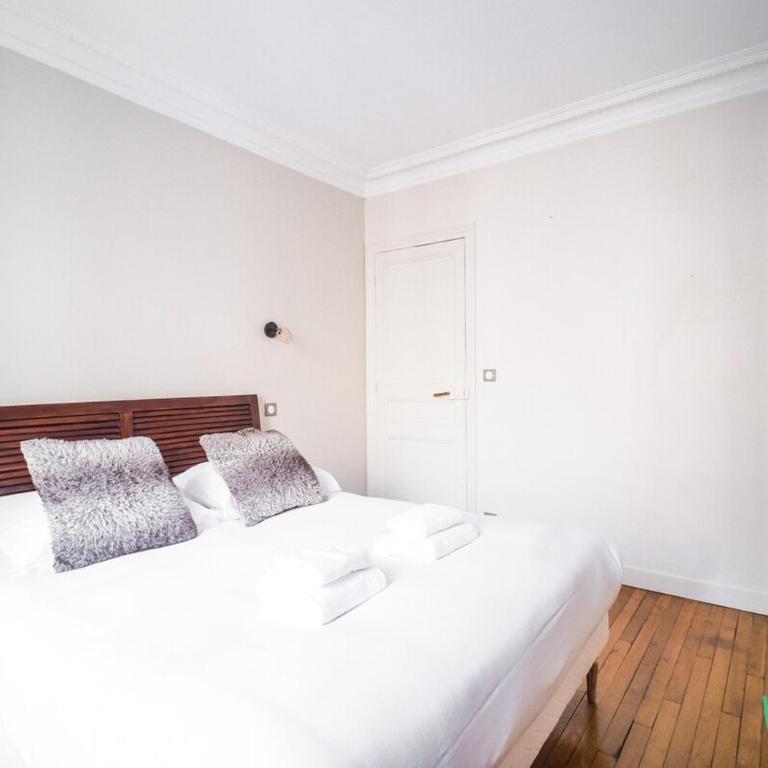 Appart parisien avec balcon – Montmartre - Apartment - 11