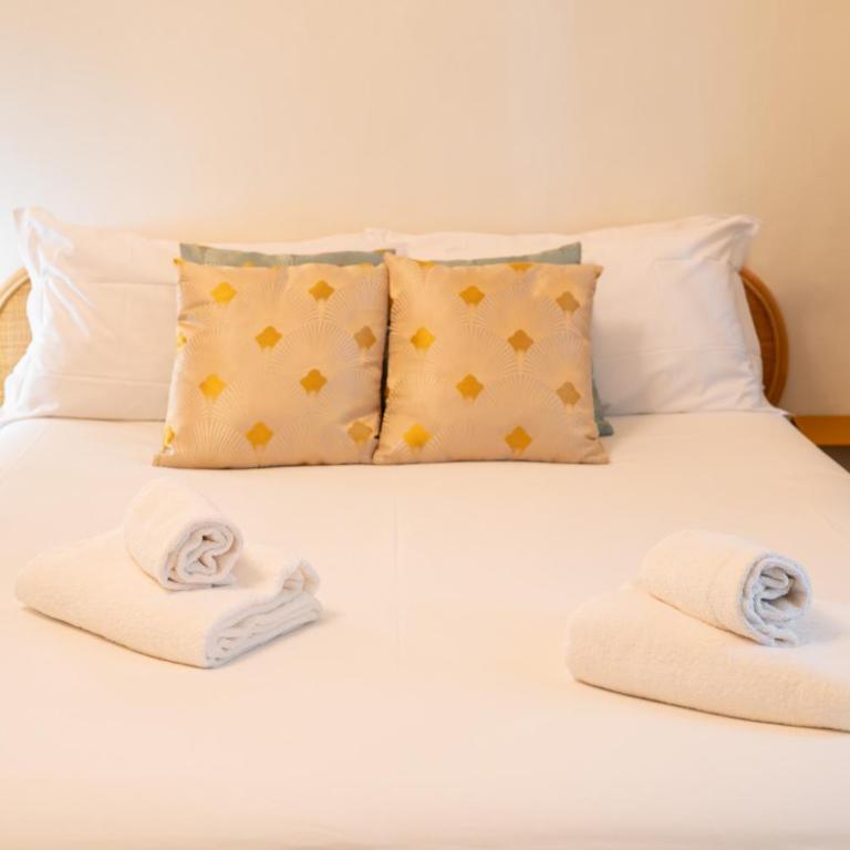 Crocetta Golden Soul | Design Loft vicino Porta Nuova - Appartamento Monolocale con Letto Queen-Size - 9