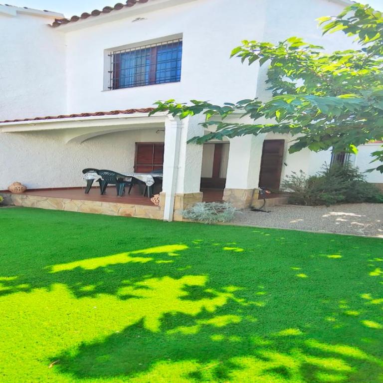 Casa del Relax con jardin cerca de la playa by Vacay L'Escala - Casa Unifamiliar de 2 dormitorios - 4