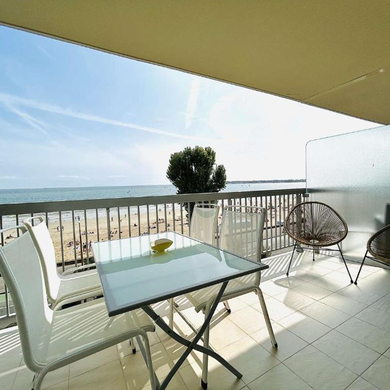 La coupole, T2 traversant - Face Mer - LA BAULE - LB440-003 - One-Bedroom Apartment - 4