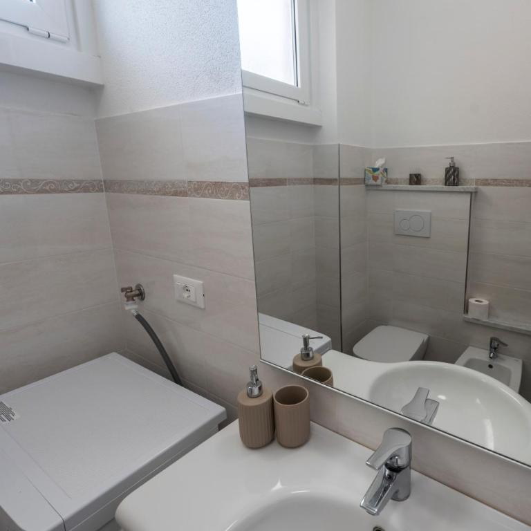 WelcHome Lavagna - Appartamento con 2 Camere da Letto - 40