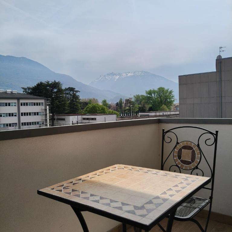Moderno bilocale con aria condizionata, balcone e parcheggio gratuito a Trento - Appartamento con 1 Camera da Letto - 12
