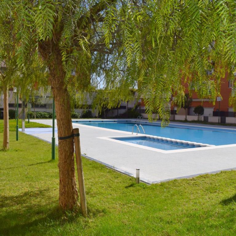 Playa Fenals Sol y Mar - Apartamento de 3 dormitorios - 1
