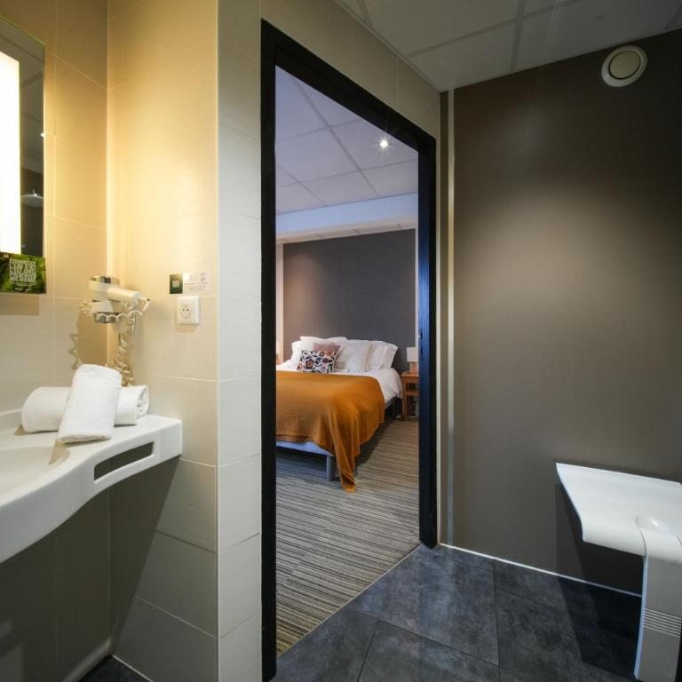 Logis Hôtel Le Relais - Chambre Double Supérieure - Accessible aux Personnes à Mobilité Réduite - 2