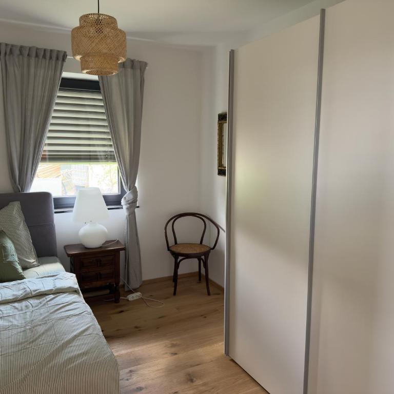 Aussichtsstraße - Wunderschön renoviertes Einfamilienhaus in See- und Stadtnähe - Haus mit 2 Schlafzimmern - 9