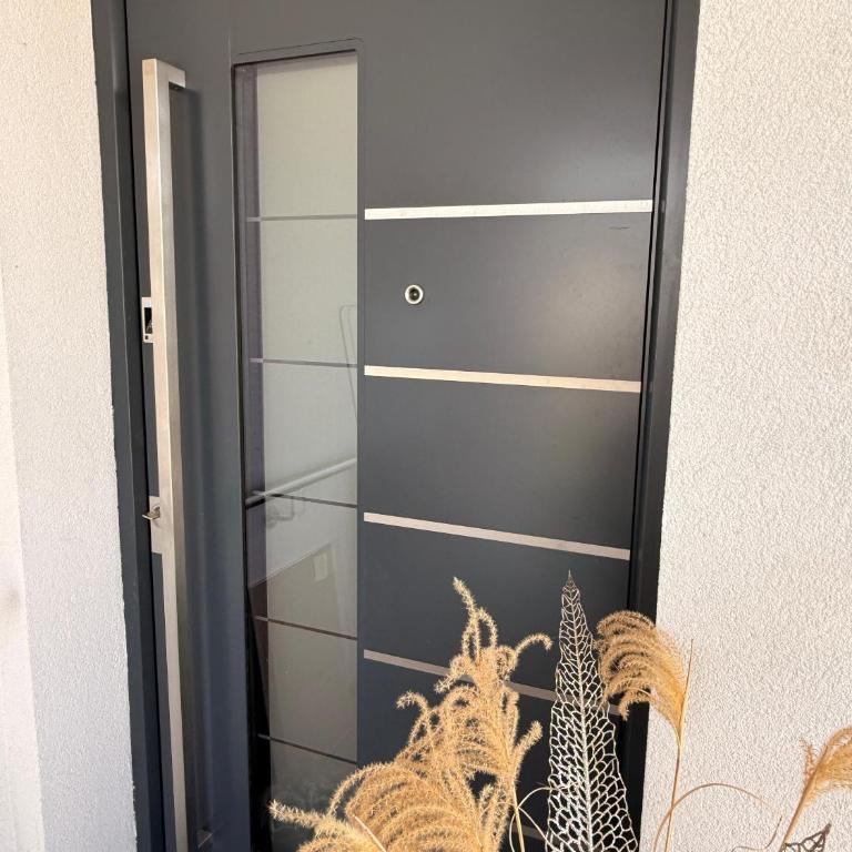 Aussichtsstraße - Wunderschön renoviertes Einfamilienhaus in See- und Stadtnähe - Haus mit 2 Schlafzimmern - 12
