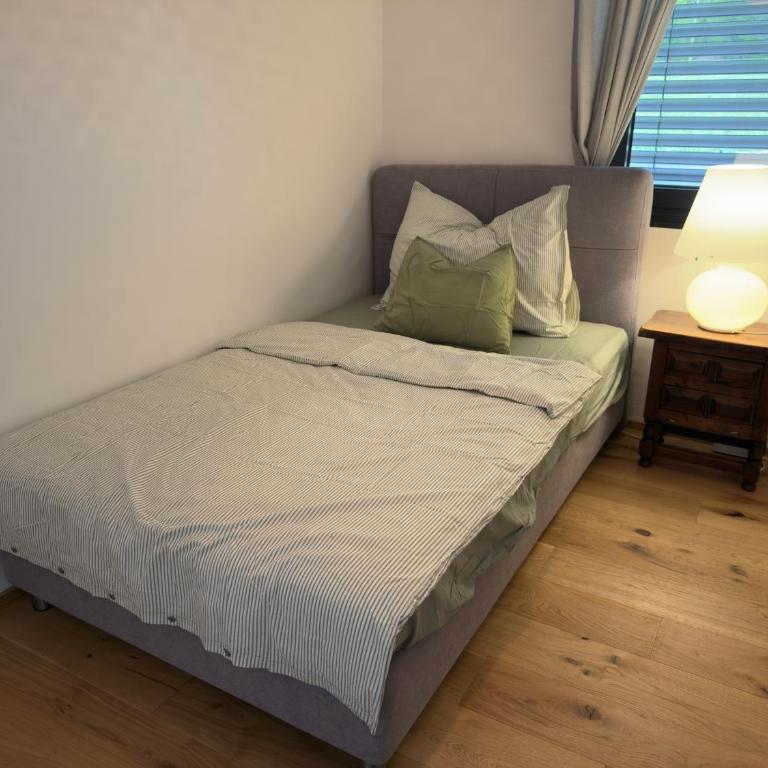 Aussichtsstraße - Wunderschön renoviertes Einfamilienhaus in See- und Stadtnähe - Haus mit 2 Schlafzimmern - 18